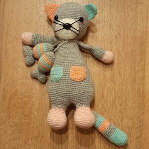 gehaakte grijze poes 26 cm