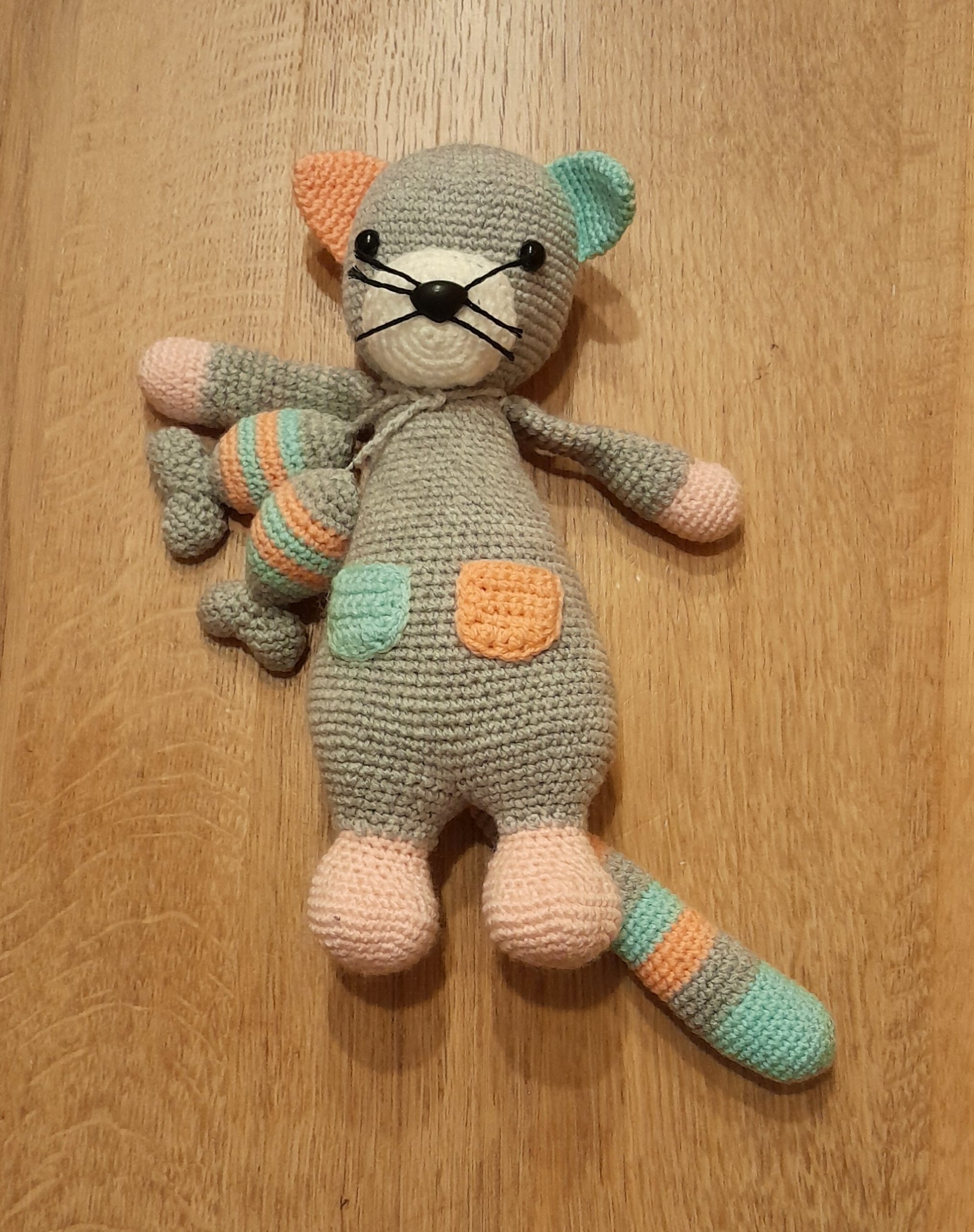gehaakte grijze poes 26 cm