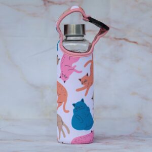 waterfles glas met mooie beschermhoes